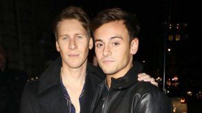 Tom Daley y su marido Dustin Lance Black están esperando un niño