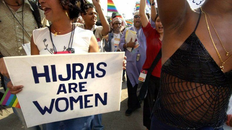 Dos transexuales abatidos y otro violado por varios hombres en Pakistán