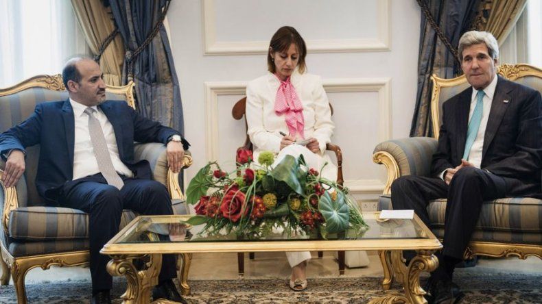 Kerry: Rebeldes sirios podrían ayudar en Irak