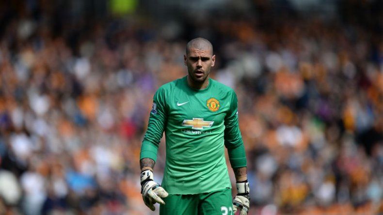 Víctor Valdés confirma su salida del Manchester United