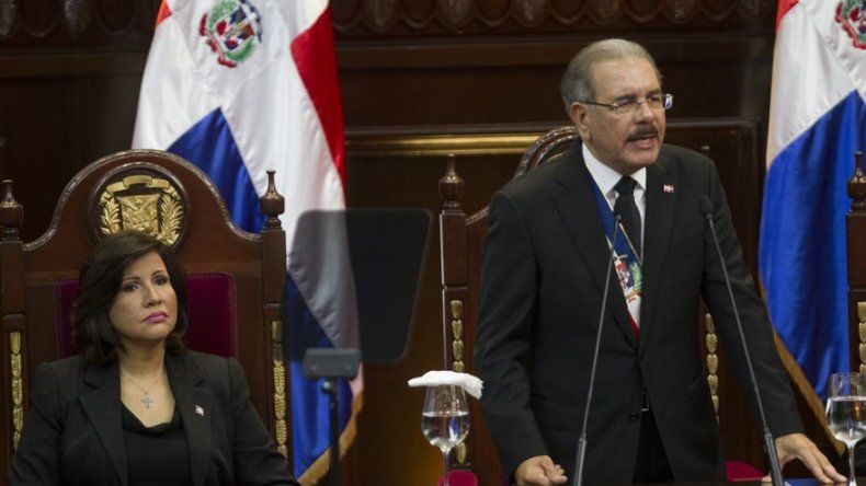 Dos diputados dominicanos piden juicio político a Medina por nexos con Odebrecht