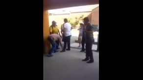 Video de Evo Morales ordenando que le aten un zapato se vuelve viral