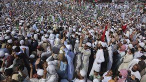 Arranca protesta multitudinaria contra gobierno de Pakistán