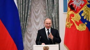 Trump llama a Putin para felicitarlo por su reelección