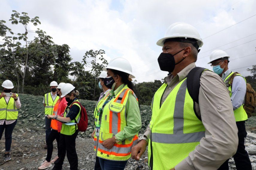 MiAmbiente realizó una inspección en el área donde se registró el derrame mineral en Donoso.