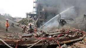 Hallan 4 nuevos cuerpos y balance aumenta a 29 muertos por incendio en Bangladés