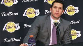 Walton toma finalmente el puesto de entrenador de los Lakers