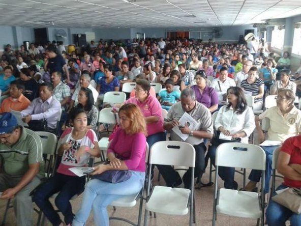 Docentes decretan paro de advertencia por proyecto de descentralización