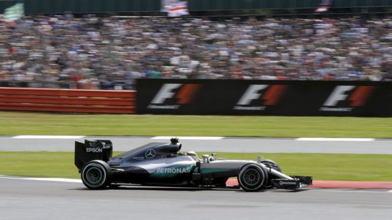 Interrumpida la segunda sesión por un accidente de Hamilton