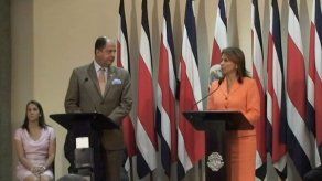 Chinchilla le dice a Solís que le hubiera gustado dejar el país mucho mejor