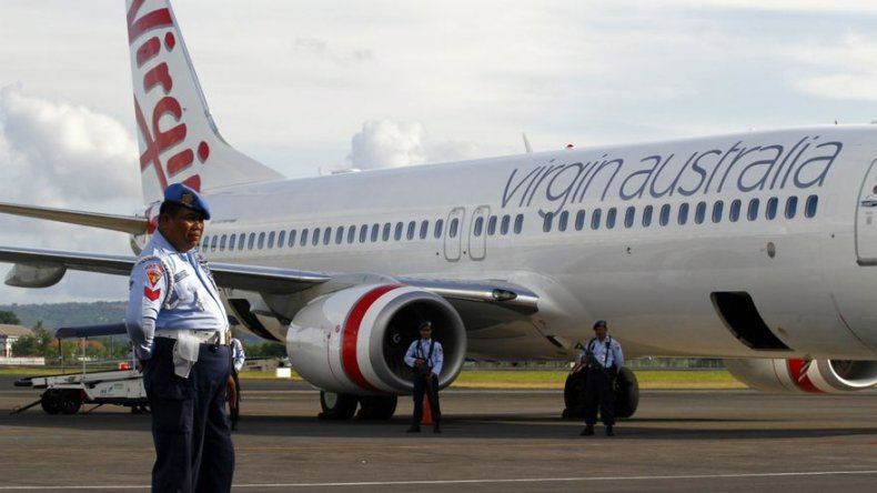 Pasajero ebrio causa alarma en avión a Bali