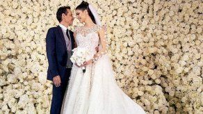 Marc Anthony y Nadie Ferreira en su boda.