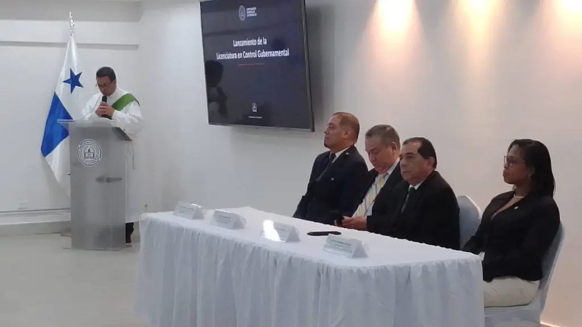 Universidad de Panamá lanza nueva licenciatura junto con la Contraloría General. Universidad de Panamá lanza nueva licenciatura junto con la Contraloría General.