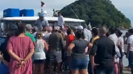 Moradores de Isla Taboga cierran puerto en protesta Moradores de Isla Taboga cierran puerto en protesta