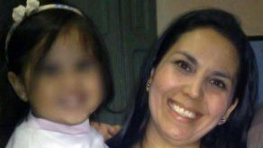 Bebé sobrevive sobre el cuerpo de su madre asesinada en Argentina