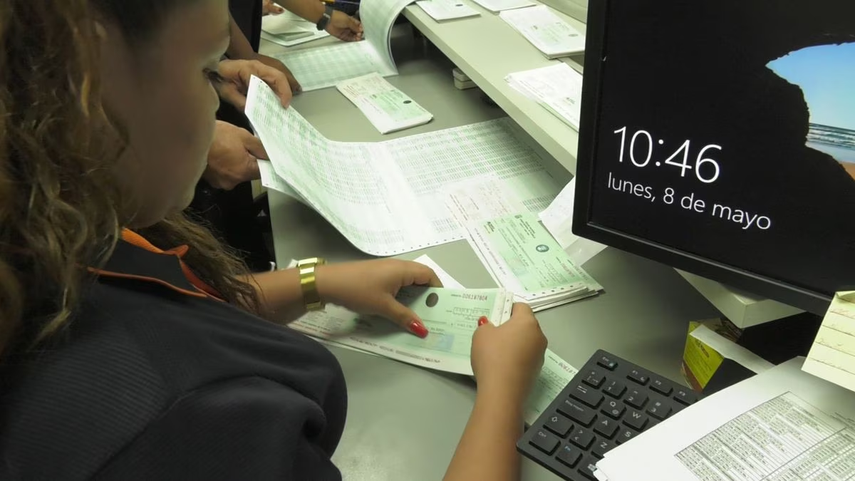 MEDUCA desembolsa pago a docentes por cheque