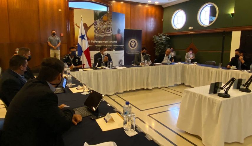 Reunión entre el presidente de la CCIAP