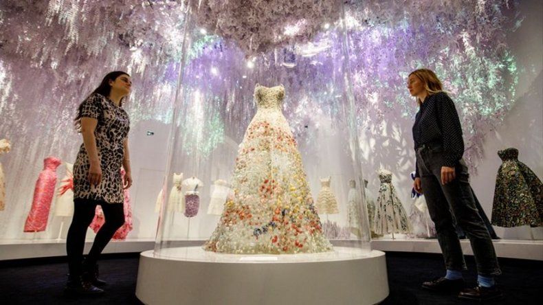 La mujer, infinita belleza en manos de Christian Dior