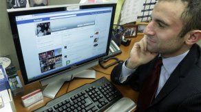 Qué hacer si mamá quiere ser tu amiga en Facebook