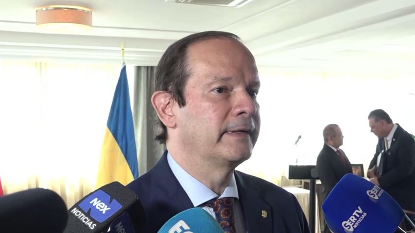 Ministro de Relaciones Exteriores de Panamá, Javier Martínez-Acha. Ministro de Relaciones Exteriores de Panamá, Javier Martínez-Acha.