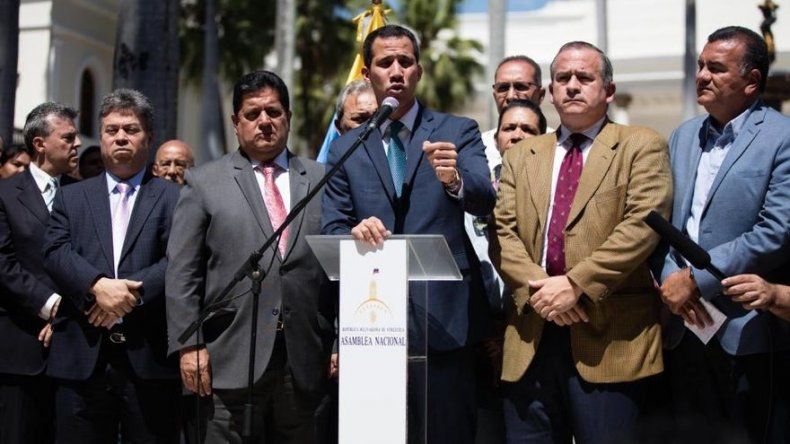Guaidó denuncia que militares planean robar ayuda humanitaria en Venezuela