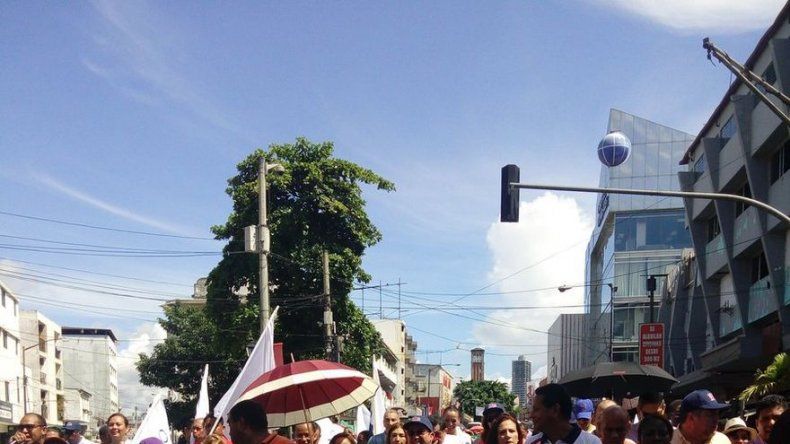 Universitarios de UP marchan a la AN en rechazo al proyecto sobre reelección de autoridades