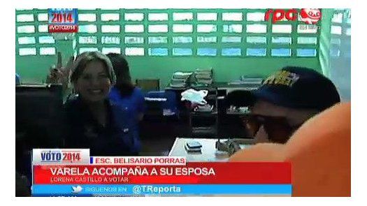 Esposa de Varela invita a expresidenta Moscoso a salir a votar