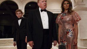 Trump recibe el Año Nuevo tuiteando