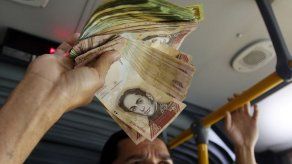 Bolívares por caridad en los autobuses de Bogotá