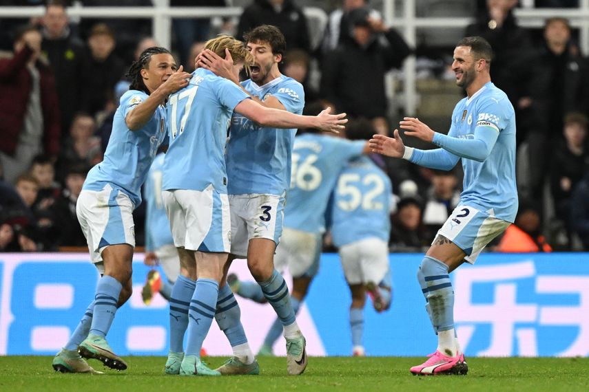 &nbsp;Manchester City remonta al Newcastle y se acerca al líder