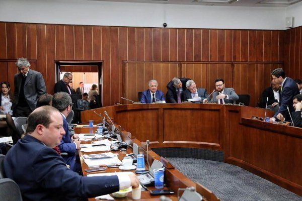 Inteligencia colombiana rechaza denuncias sobre escuchas ilegales a senadores