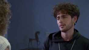 ENFERMERAS | Andrés descubre los exámenes de Victoria