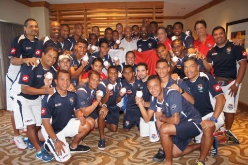 Mariano Rivera  visita a la selección nacional y los motiva