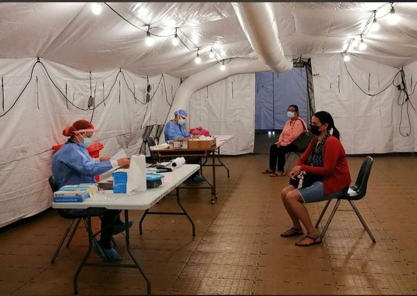 Las autoridades de salud continúan haciendo pruebas para detectar casos de COVID-19.