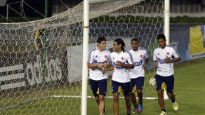 Perea y Zapata por Yepes y Mosquera en Colombia