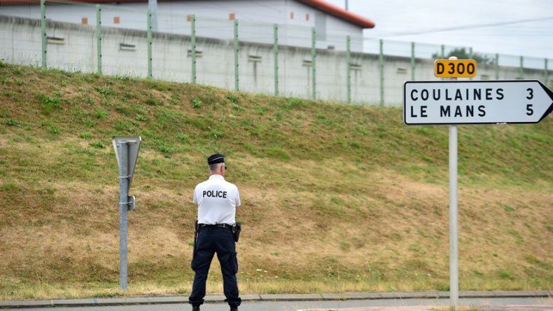 Un preso toma como rehén a un vigilante de la cárcel francesa de Le Mans