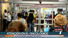 Pacientes del Instituto Oncológico hacen largas filas para recibir atención médica
