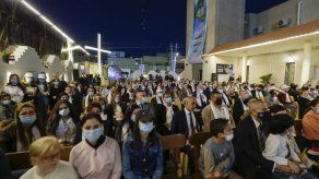 NICOLE WINFIELD y QASSIM ABDUL-ZAHRA NICOLE WINFIELD y QASSIM ABDUL-ZAHRA