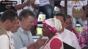 Colombia restituye tierras a desplazados por su conflicto interno