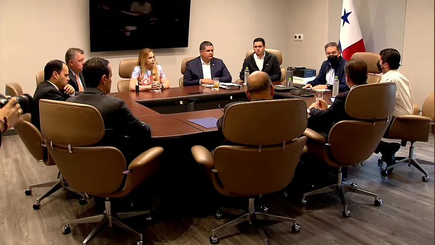 Reunión pasada del Presidente Cortizo, junto a miembros del sector de empresas privadas. TReporta