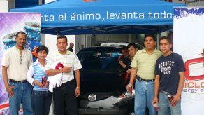 Ciclón entrega auto a feliz ganador