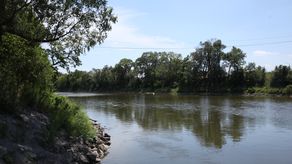 Los funcionarios de salud creen que el menor entró en contacto con la ameba el domingo mientras nadaba en el río Elkhorn, a pocos kilómetros al oeste de Omaha.