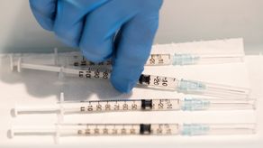 Se están vacunando menos personas contra la influenza en comparación años pasados.