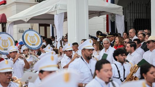 Meduca se refiere a la participación de estudiantes en los actos patrióticos. Meduca se refiere a la participación de estudiantes en los actos patrióticos.