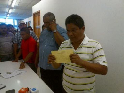 Miembros del CD se cambian al Partido Panameñista