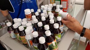 Autoridades de salud detectaron la venta de productos sin registro sanitario.