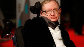 Hawking será enterrado al lado de Isaac Newton en abadía de Westminster