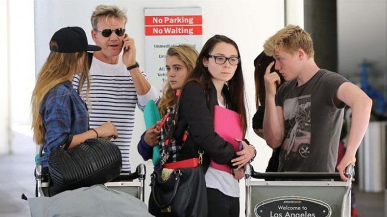 Gordon Ramsay justifica que sus hijos no viajen en primera clase con su esposa y él