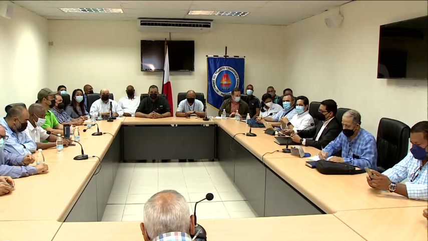 Reunión entre transportistas y representantes del Gobierno Nacional.