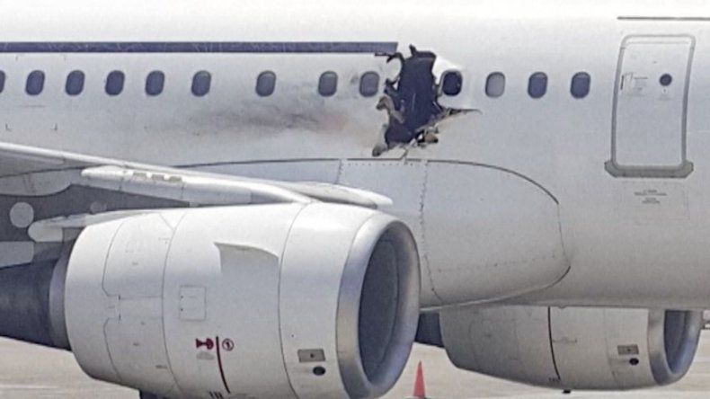 Video grabado por un pasajero muestra hueco en vuelo de Somalia tras explosión